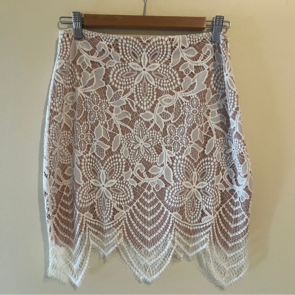 FOR LOVE & LEMONS - LIKE NEW - Lace Skirt (L)